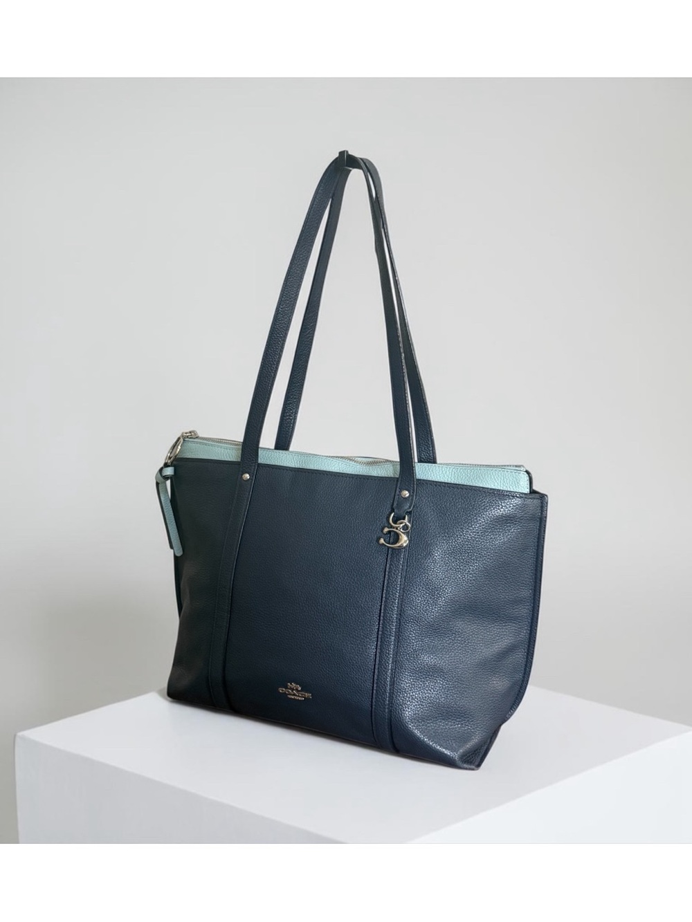Authentic Coach May Two Tone Blue Pebbled Leather Tote Bag! - Picture 2 of 13